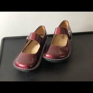 Women’s professional shoes